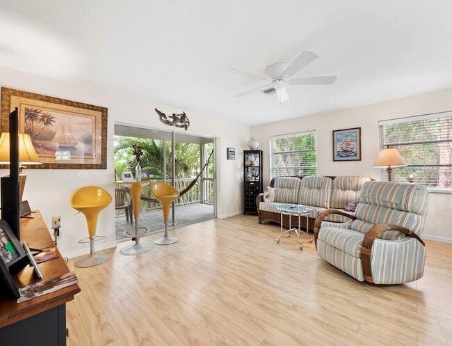 Building Photo - 109 Shore Rd