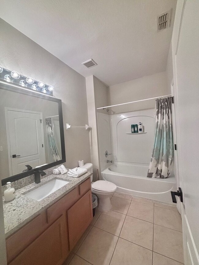 Building Photo - Resort Community Home