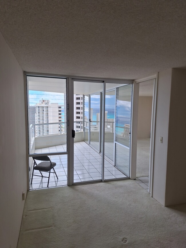 Building Photo - 2600 Pualani Way