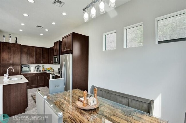 Building Photo - 5416 Macoon Wy