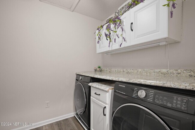 Building Photo - 6655 Azalea Park Rd
