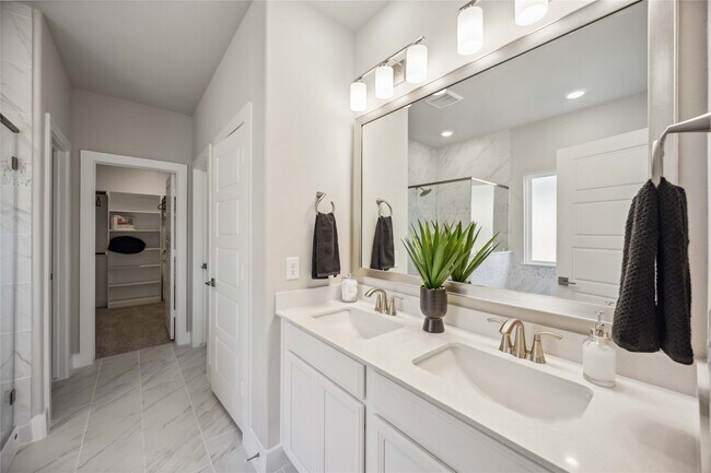 Building Photo - 6923 California Black Oak Dr