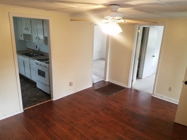 Building Photo - 1000 Vermillion St