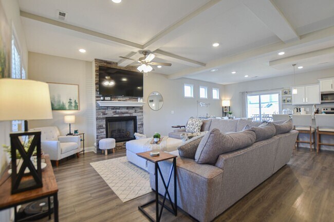 Building Photo - Pet Friendly Four Bedroom!