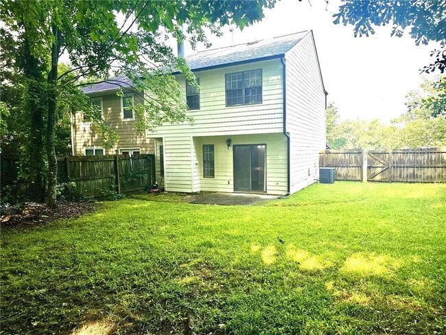Building Photo - 8040 Creekstone Way