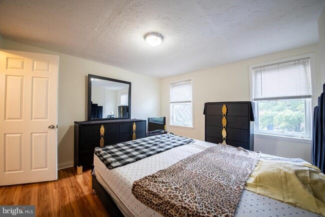 Primary Photo - 913 W Lombard St