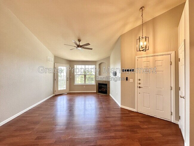 Building Photo - 5735 N Genoa Way