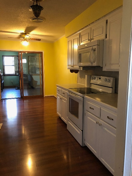 Building Photo - 506 K St