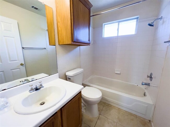 Building Photo - 505 Shant St