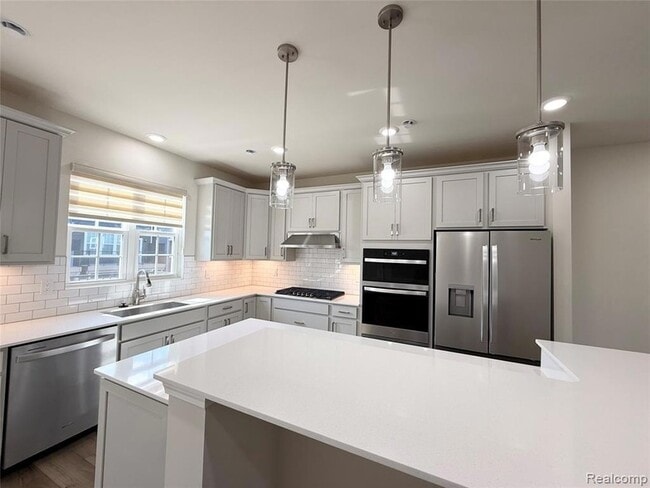 Building Photo - 359 N Sydney Ct