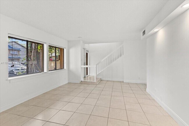 Building Photo - 181 Wimbledon Lakes Dr