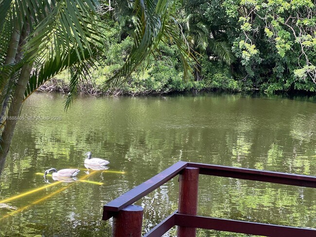 Building Photo - 1021 Mockingbird Ln