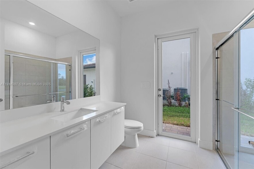 Building Photo - 4336 SW 122nd Ter