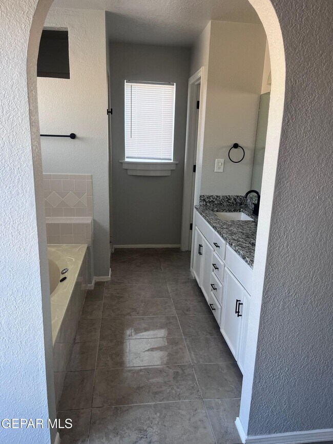 Building Photo - 7401 Le Conte Dr