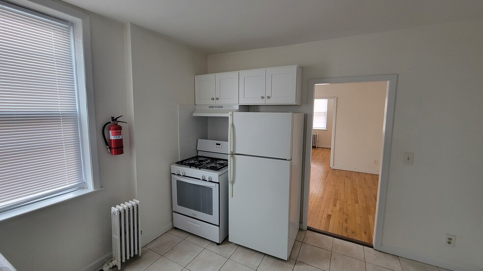 Building Photo - 31 67th St