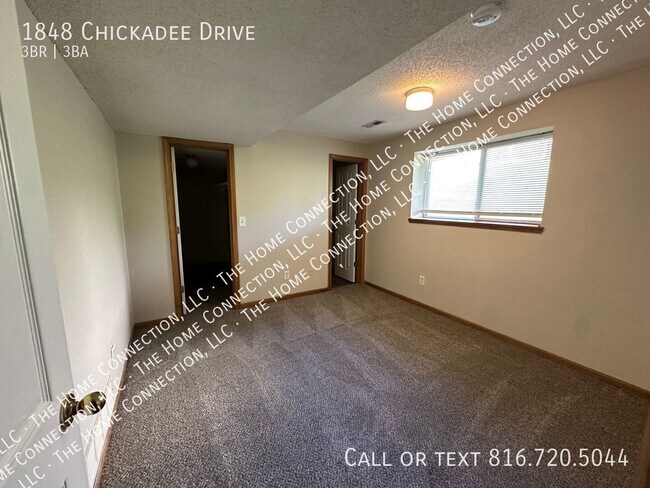 Building Photo - 1848 Chickadee Dr