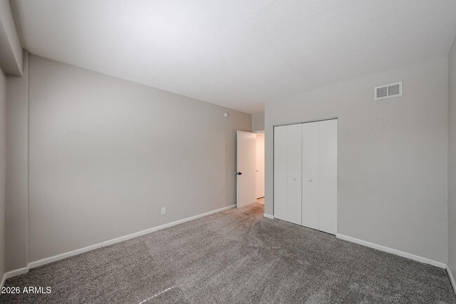 Building Photo - 351 E Thomas Rd