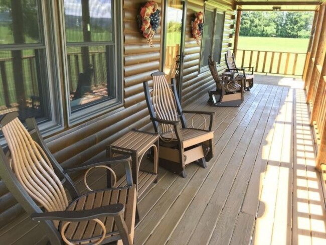 Building Photo - 3 bedroom in Waterville NY 13480