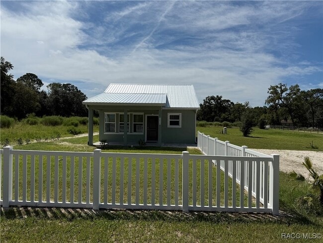 Building Photo - 5838 W Green Acres St