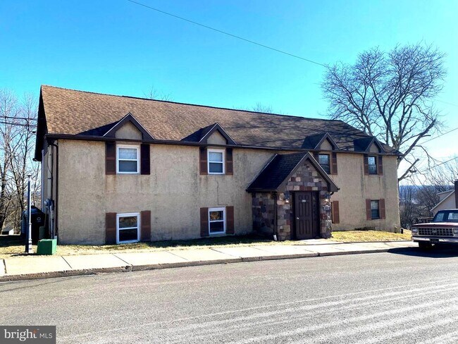 Primary Photo - 205 Ridge Ave