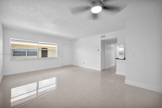 Building Photo - 6955 SW 7th St