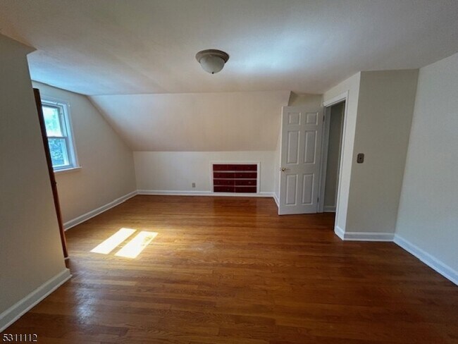 Building Photo - 934 Leland Ave