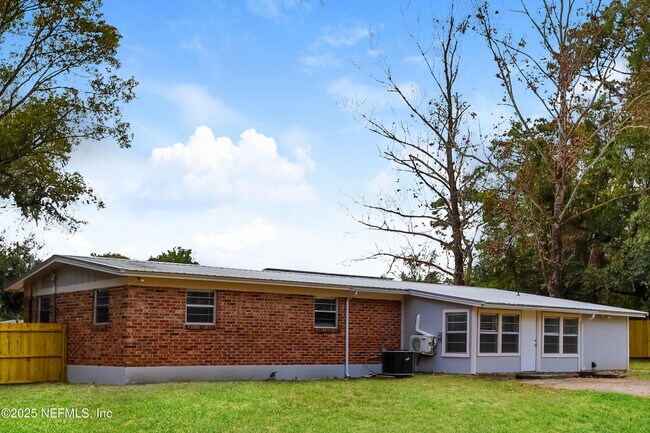 Building Photo - 470 Sigsbee Ct