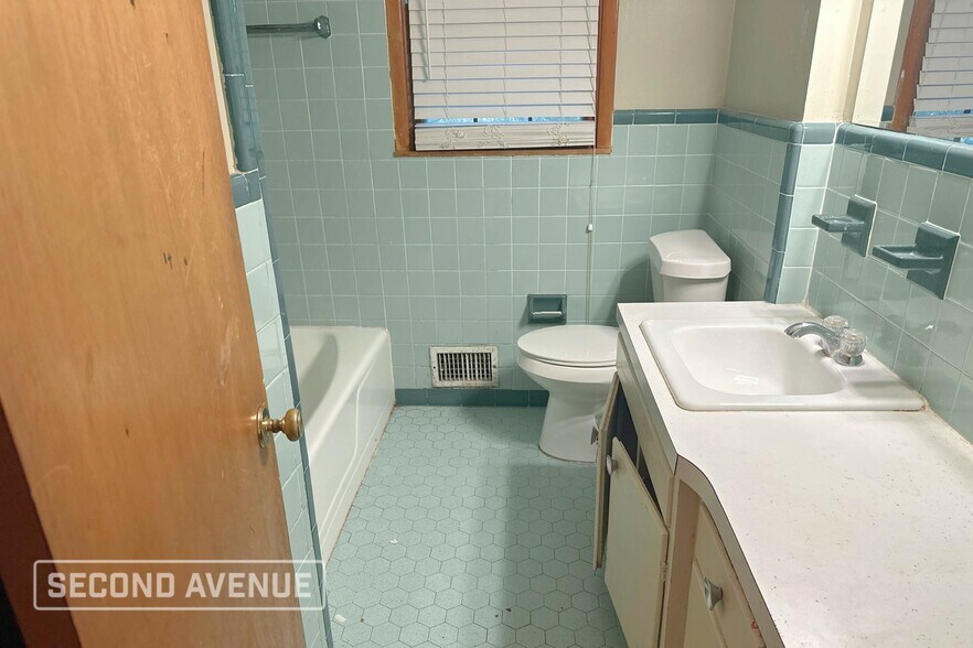 Building Photo - 617 Rollingwood Rd