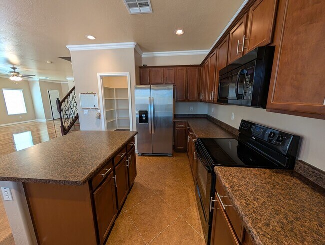 Building Photo - 4 Bedroom 3 Bathroom Circle Cross Ranch Home