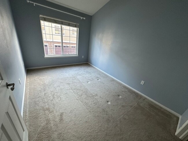 Building Photo - 3 Bed 3 bath Townhome in Castle Rock!