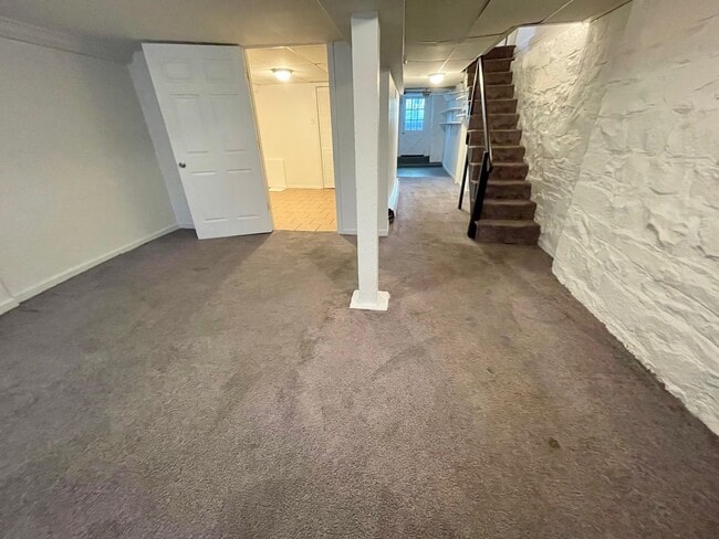 Building Photo - 27 Hopkins Ave