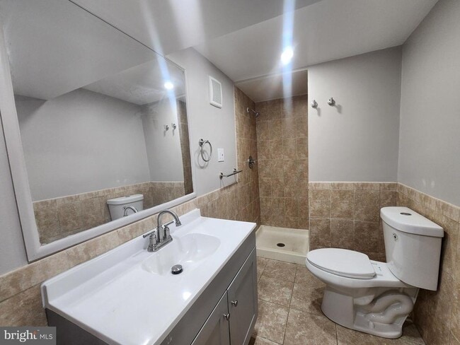 Building Photo - 1025 Kingsbury Rd