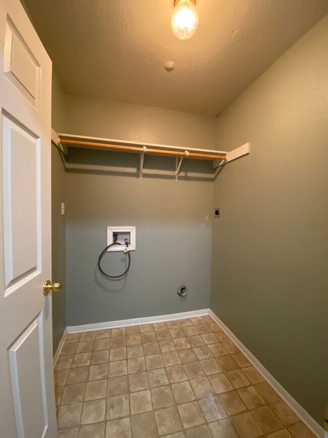 Building Photo - 3103 Yaupon Rd