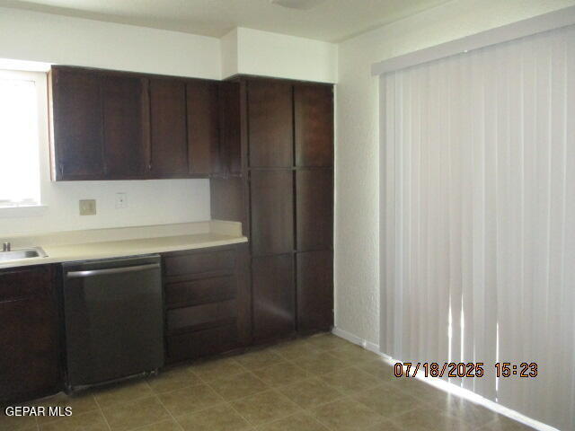 Building Photo - 231 Flynn Dr