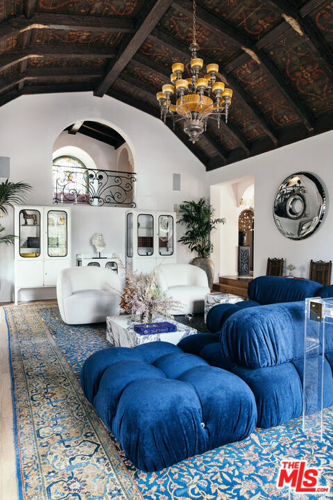 Building Photo - 10749 Weyburn Ave