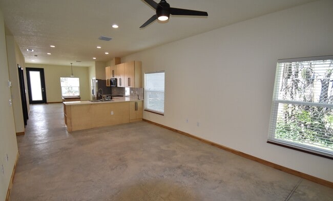 Building Photo - 780 8th Ave NE