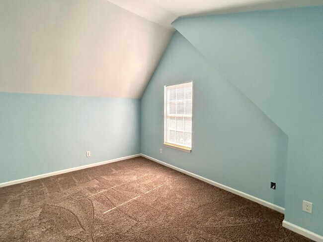 Building Photo - 5320 Cumberland Plain Dr