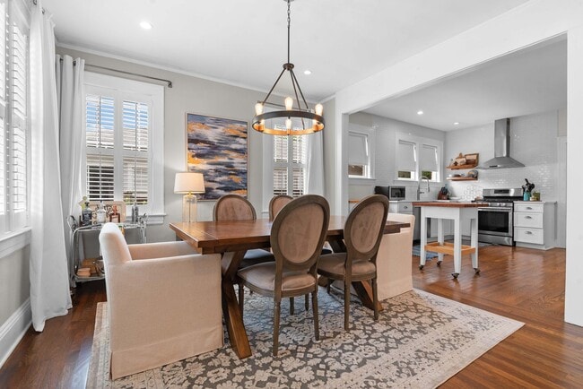 Building Photo - Adorable Avondale Home!