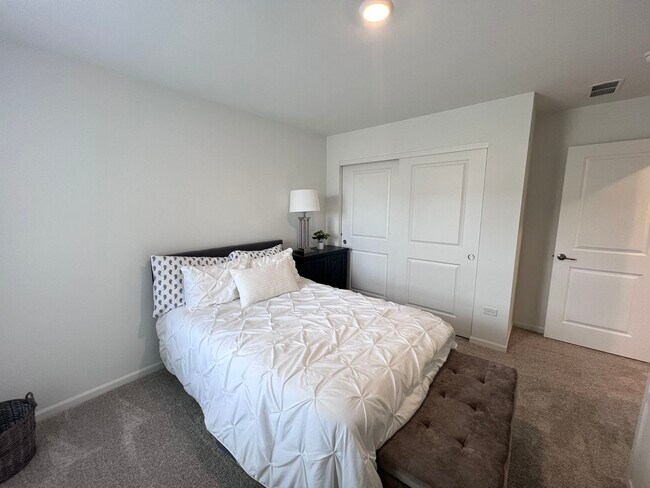 Building Photo - 25701 W Yorkshire Dr