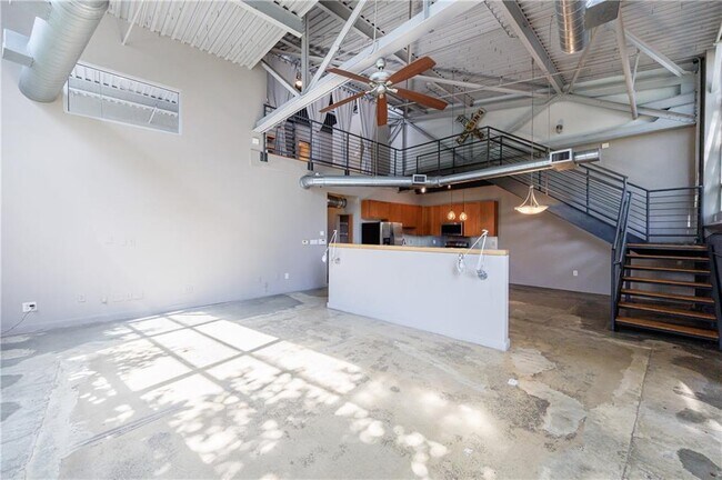 Building Photo - 400 Village Pkwy