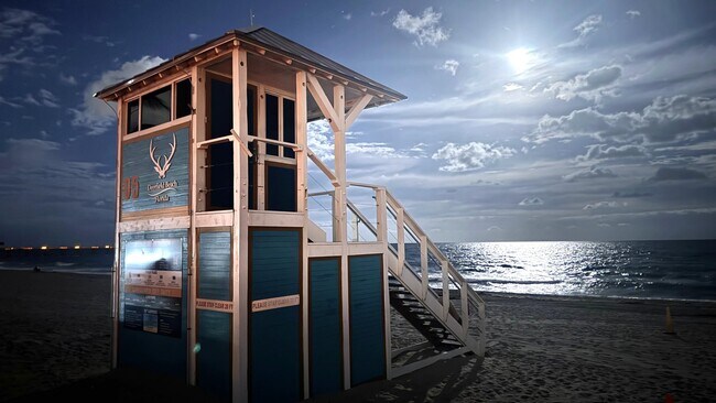 Building Photo - 1960 NE 1st St