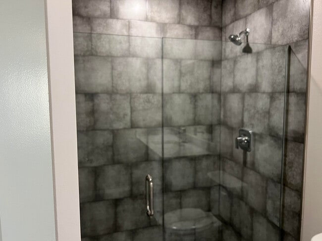 Building Photo - 850 San Filippo Dr SE