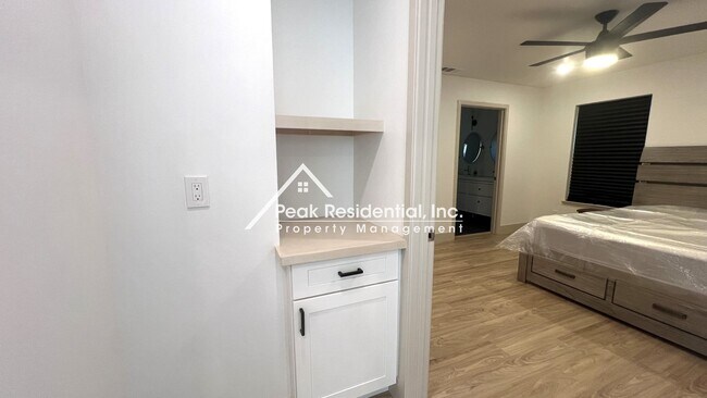 Building Photo - Updated 3bd/2b Home Near UCD Med Center!