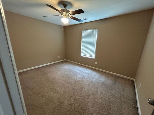 Building Photo - 223 Madison Heights