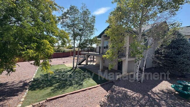 Building Photo - 629 W Kenosha Dr