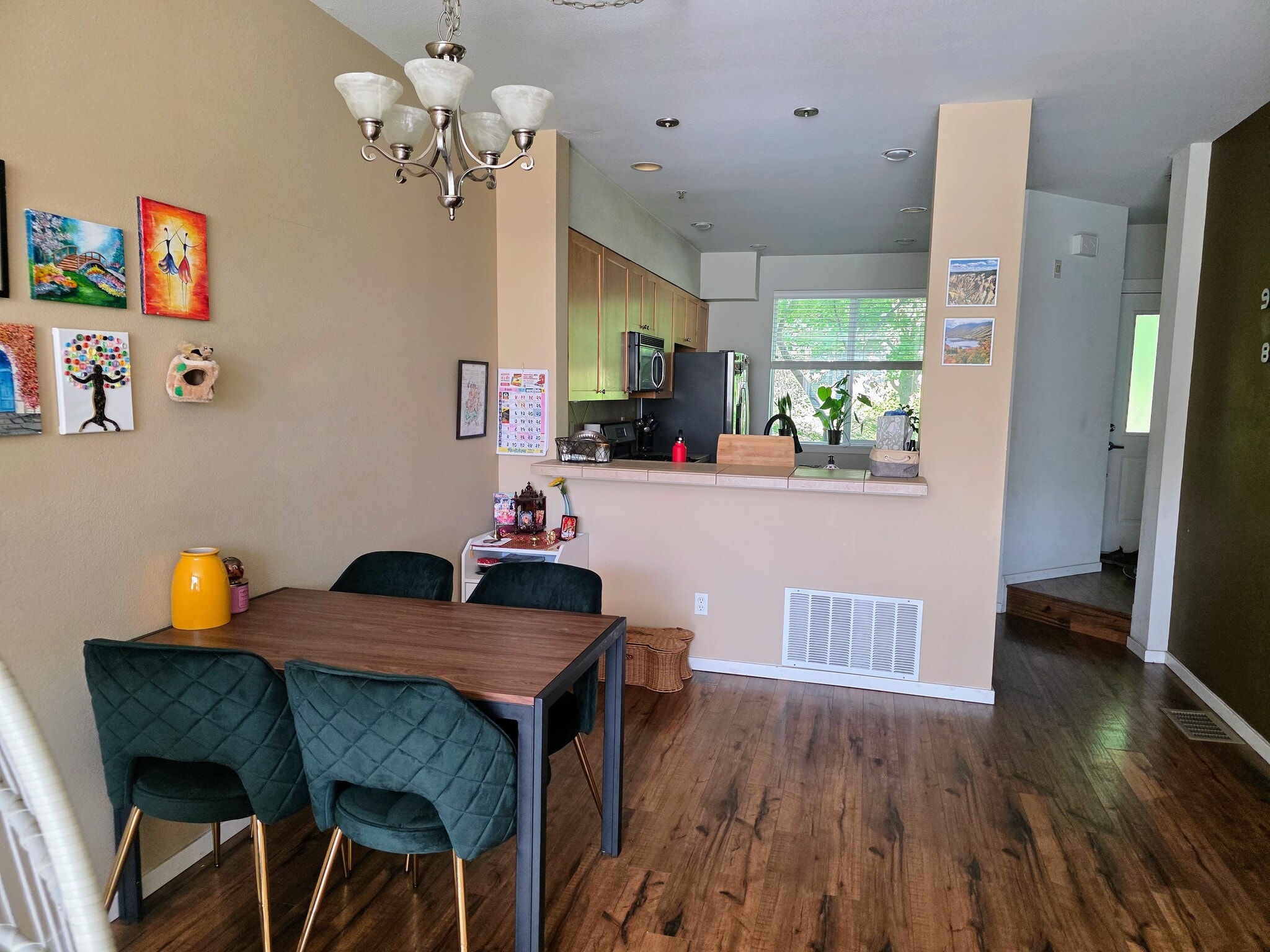 Dining room - 10903 124th Ave NE