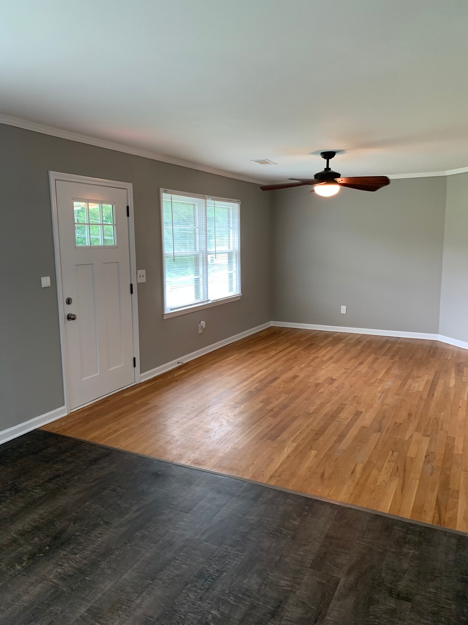 Living Room - 137 Baker St