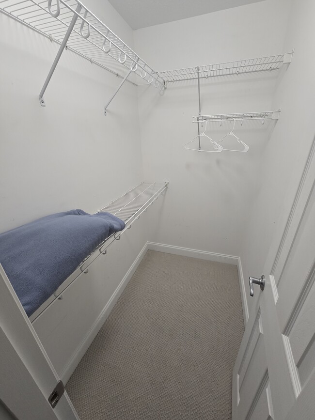 Building Photo - 117 St Charles Ct