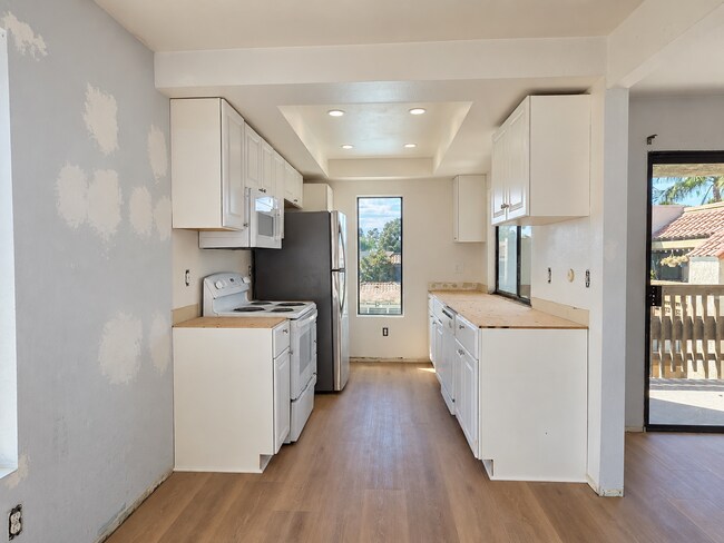 Building Photo - 13787 Mango Dr