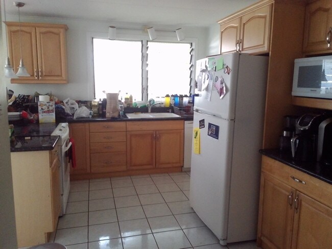 Building Photo - 547 Auwai St